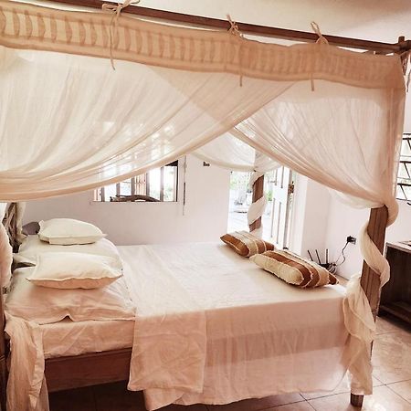 Perle Stone Studio- Bed And Breakfast Simpson Bay Exterior foto